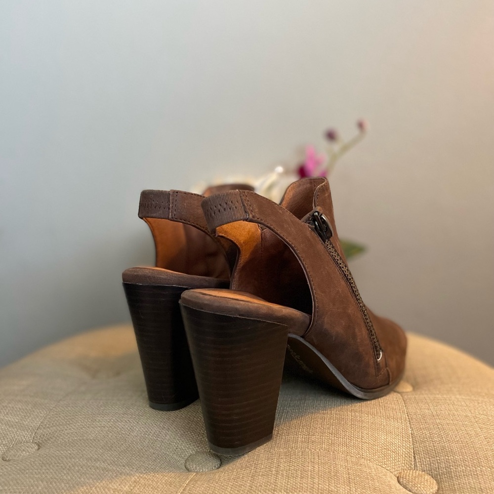 Kenneth Cole “Sasha” Block Heel Sandals - Size 8 - Picture 4 of 10